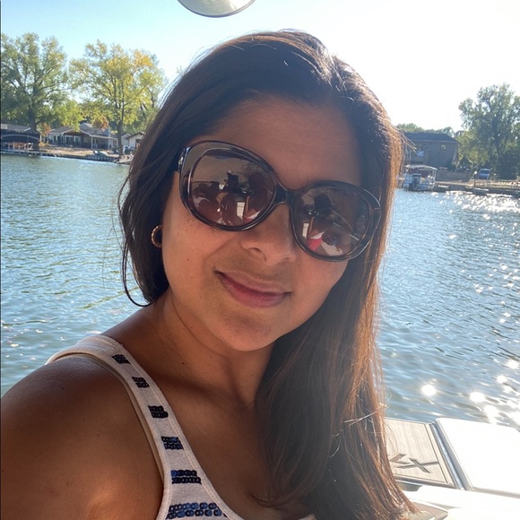 Meet your Posher, Carolina - Picture 1 of 1